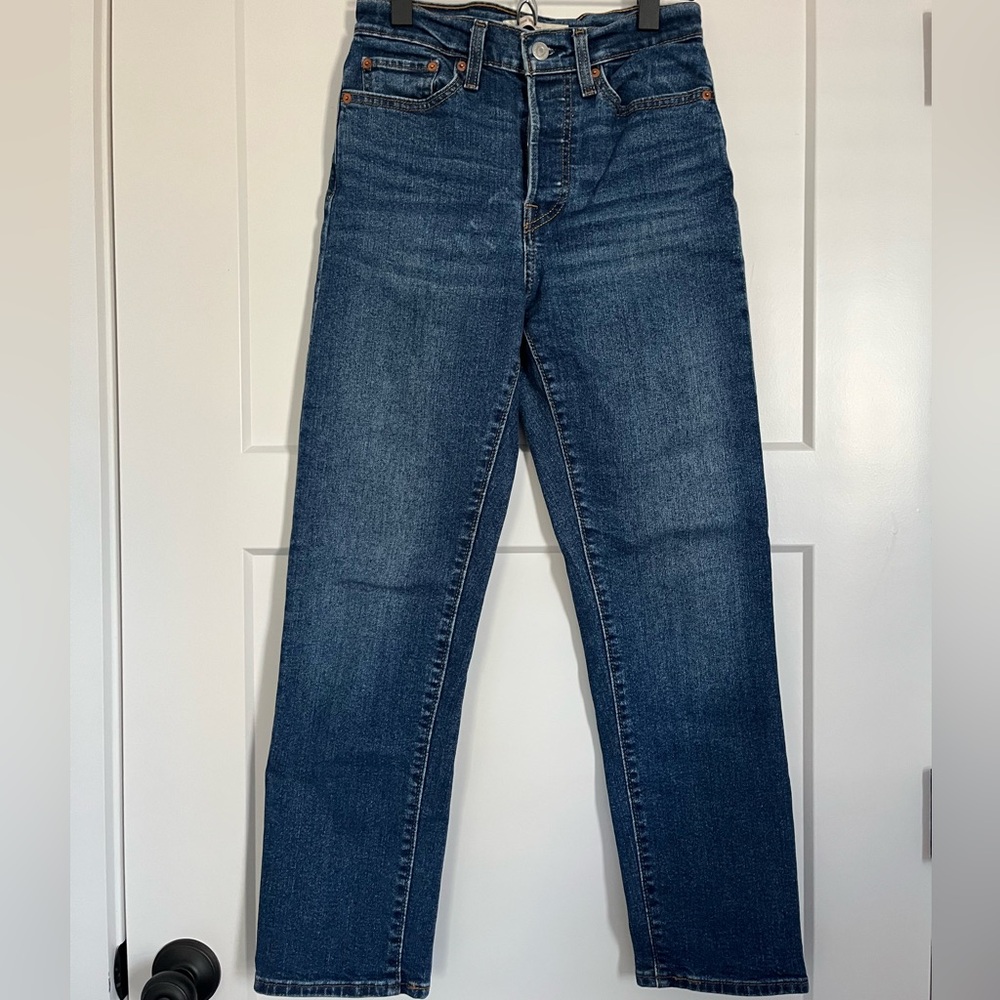 Levi Wedgie Straight